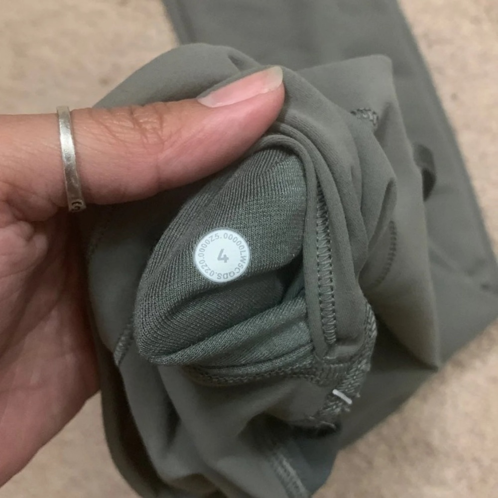 NWT Lululemon Wunder Train HR 25” - Picture 4 of 5